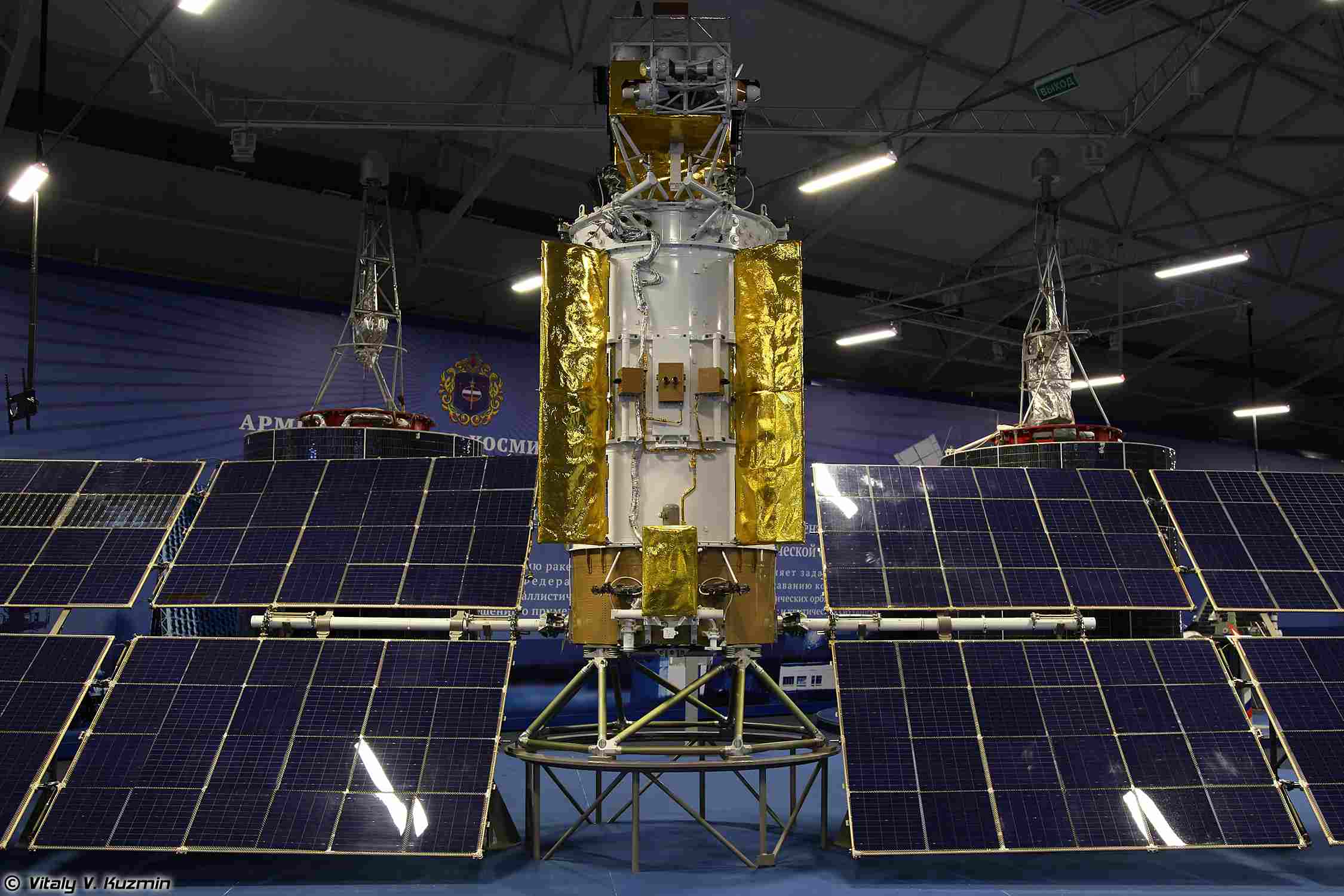 Images Wikimedia Commons/16 Russia Vitaly V Kuzmin Glonass-M_spacecraft.jpg